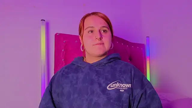 evy orange1 online show from 12/03/25, 12:29