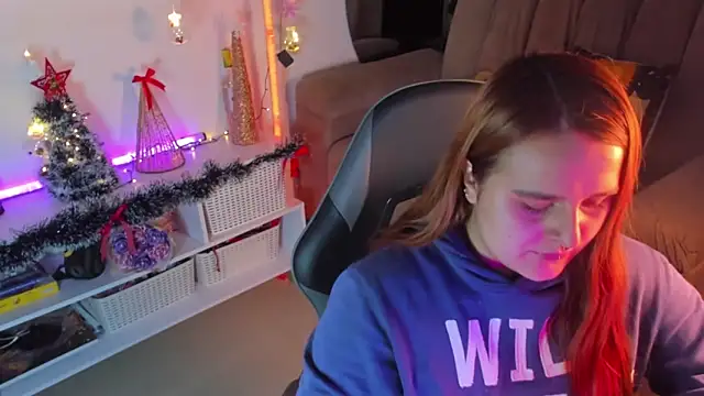 evy orange1 online show from 12/20/25, 03:35