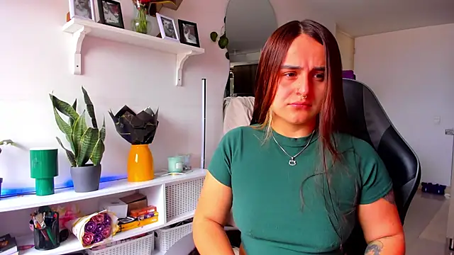 evy orange1 online show from 04/06/26, 03:24