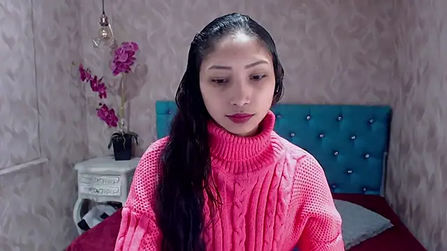 Snapshot of MadelineDoll chatting on 02/19/25, 12:44 MadelineDoll online show from 02/19/25, 12:44