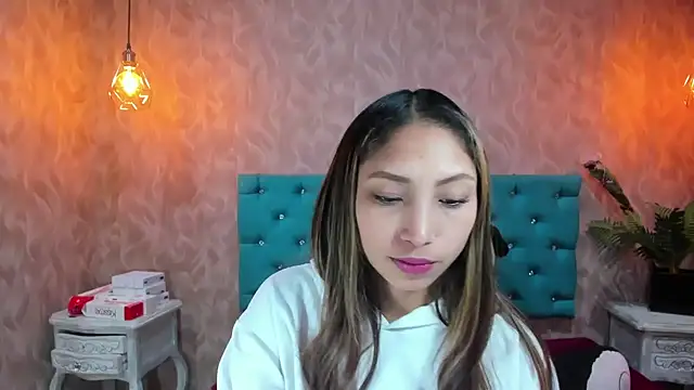 Snapshot of MadelineDoll chatting on 09/25/25, 01:15 MadelineDoll online show from 09/25/25, 01:15