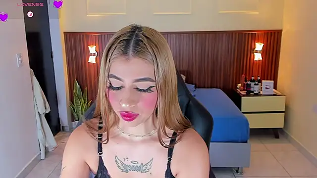 LUCYAMARS1 online show from 11/26/25, 01:01