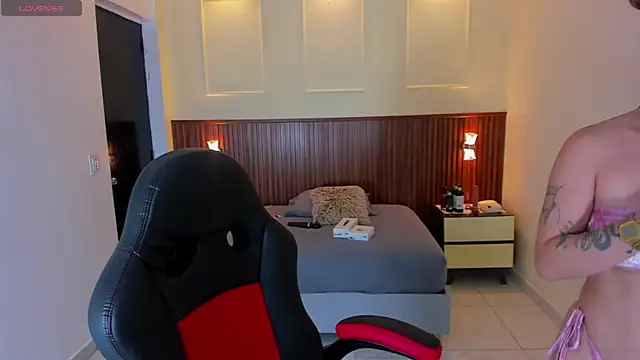 LUCYAMARS1 online show from 11/27/25, 12:40