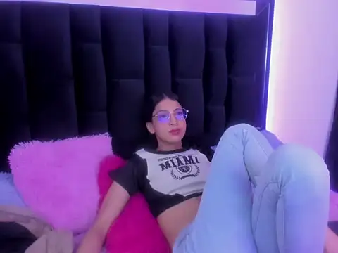 Snapshot of Im_saturno chatting on 09/27/25, 05:07 Im saturno online show from 09/27/25, 05:07