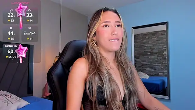 Snapshot of CAMILAGRAY chatting on 03/06/25, 12:41 CAMILAGRAY online show from 03/06/25, 12:41