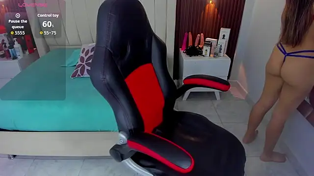 Snapshot of CAMILAGRAY chatting on 11/25/25, 12:38 CAMILAGRAY online show from 11/25/25, 12:38