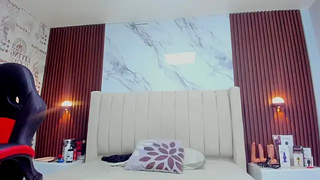 Snapshot of CAMILAGRAY chatting on 02/07/26, 12:09 CAMILAGRAY online show from 02/07/26, 12:09