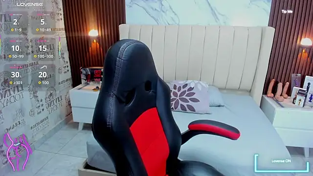 Snapshot of CAMILAGRAY chatting on 02/17/26, 12:12 CAMILAGRAY online show from 02/17/26, 12:12