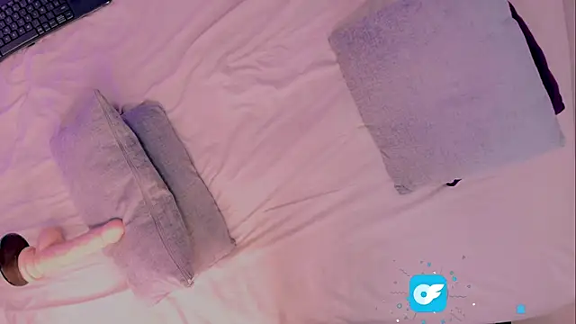 Candle  lz online show from 11/27/25, 07:21