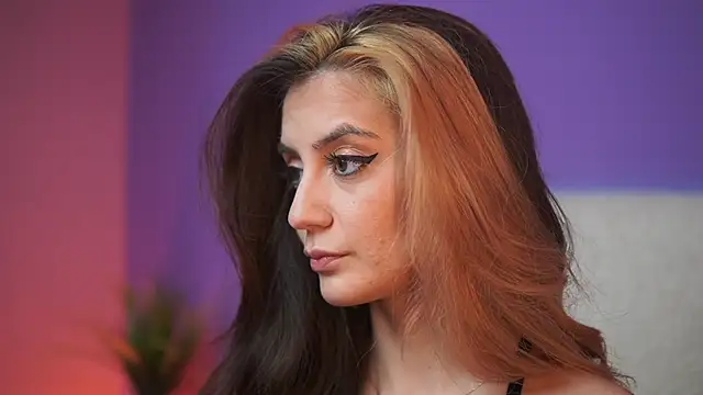 SabrinaHope online show from 11/25/25, 10:54