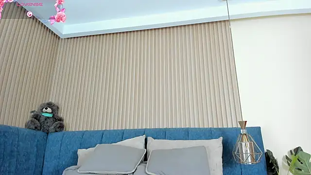 kathecute   online show from 04/09/26, 01:38