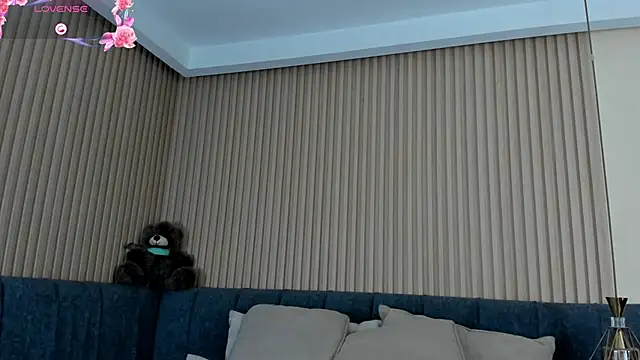 kathecute   online show from 04/11/26, 01:43