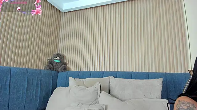 kathecute   online show from 04/15/26, 01:45