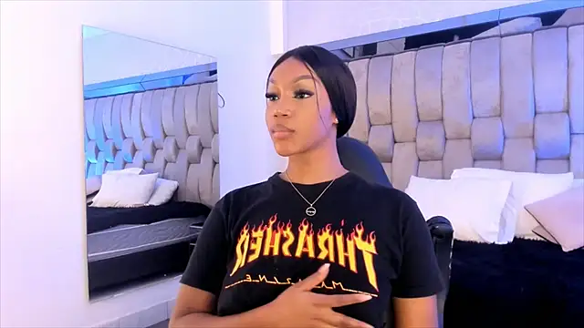 ChaynnaCooper online show from 02/01/25, 06:19