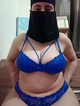 Snapshot of Arabic-Rose chatting on 02/19/25, 07:05 Arabic-Rose online show from 02/19/25, 07:05