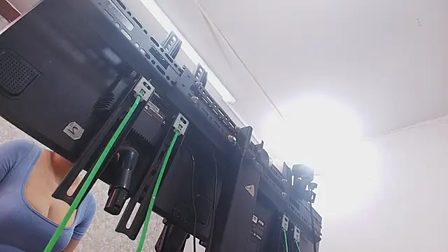 nicol f online show from 09/08/25, 07:13