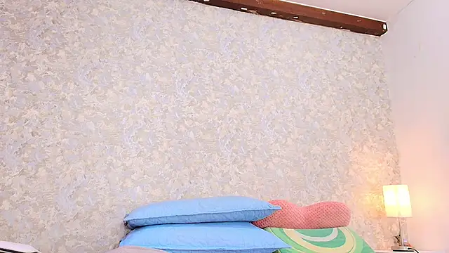 nicol f online show from 10/21/25, 07:25