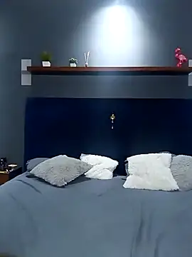 Snapshot of Ursa_sexy chatting on 09/17/25, 06:48 Ursa sexy online show from 09/17/25, 06:48