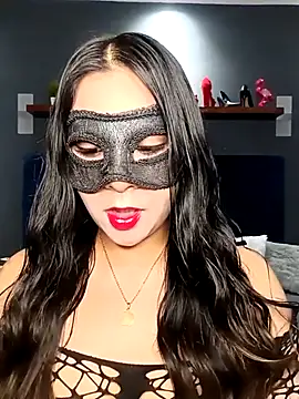 Snapshot of Ursa_sexy chatting on 09/19/25, 04:58 Ursa sexy online show from 09/19/25, 04:58