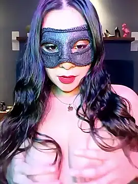 Snapshot of Ursa_sexy chatting on 09/21/25, 05:31 Ursa sexy online show from 09/21/25, 05:31