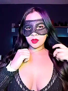 Snapshot of Ursa_sexy chatting on 09/26/25, 05:44 Ursa sexy online show from 09/26/25, 05:44