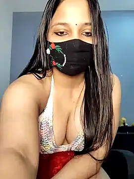 Snapshot of Varnika_aarora chatting on 01/07/25, 04:08 Varnika aarora online show from 01/07/25, 04:08