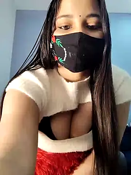 Snapshot of Varnika_aarora chatting on 01/15/25, 02:17 Varnika aarora online show from 01/15/25, 02:17