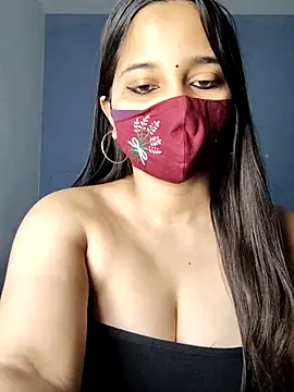 Snapshot of Varnika_aarora chatting on 02/18/25, 05:09 Varnika aarora online show from 02/18/25, 05:09