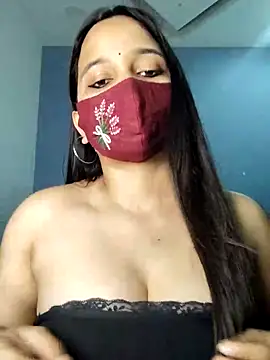 Snapshot of Varnika_aarora chatting on 02/18/25, 02:27 Varnika aarora online show from 02/18/25, 02:27