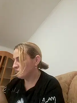 Malichkaanna30 online show from 02/06/25, 08:23