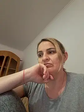 Malichkaanna30 online show from 02/14/25, 07:38