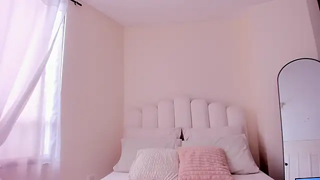 evely coelloo online show from 11/06/25, 06:53