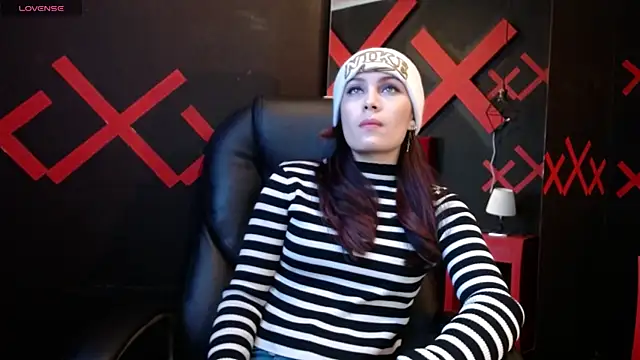  yuyi online show from 02/13/25, 11:17