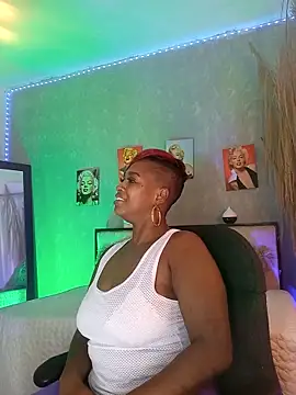 nahiarapalmer19 online show from 09/10/25, 12:43