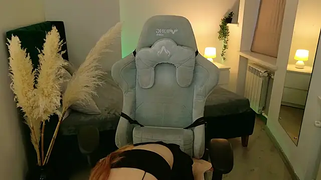 Snapshot of Love_Call chatting on 09/28/25, 05:13 Love Call online show from 09/28/25, 05:13