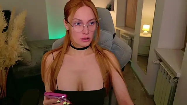 Snapshot of Love_Call chatting on 10/11/25, 05:17 Love Call online show from 10/11/25, 05:17