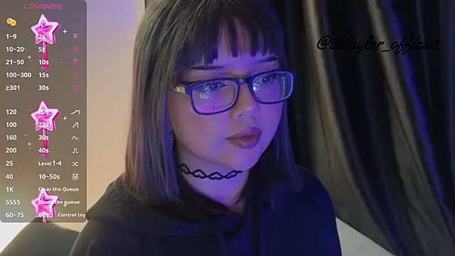 Snapshot of missy_taylor_ chatting on 06/04/26, 11:33 missy taylor online show from 06/04/26, 11:33