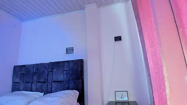 kitty myers online show from 10/31/25, 02:18