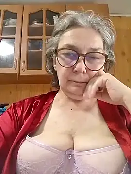 Snapshot of IrinaSweet54 chatting on 06/22/26, 08:44 IrinaSweet54 online show from 06/22/26, 08:44