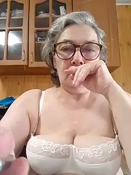Snapshot of IrinaSweet54 chatting on 06/27/26, 09:58 IrinaSweet54 online show from 06/27/26, 09:58