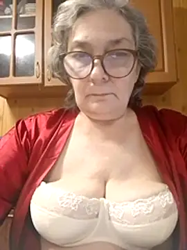 Snapshot of IrinaSweet54 chatting on 06/27/26, 03:17 IrinaSweet54 online show from 06/27/26, 03:17