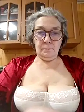 Snapshot of IrinaSweet54 chatting on 07/13/26, 09:34 IrinaSweet54 online show from 07/13/26, 09:34