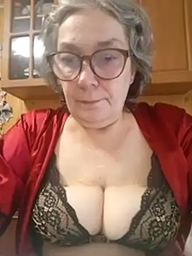 Snapshot of IrinaSweet54 chatting on 07/14/26, 10:21 IrinaSweet54 online show from 07/14/26, 10:21