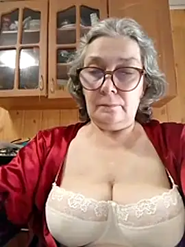 Snapshot of IrinaSweet54 chatting on 07/17/26, 10:22 IrinaSweet54 online show from 07/17/26, 10:22