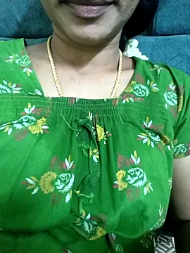 Snapshot of Ambika01 chatting on 04/01/26, 01:52 Ambika01 online show from 04/01/26, 01:52