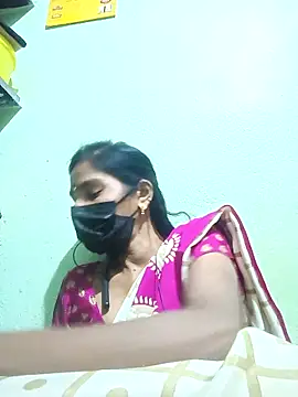 Snapshot of anusiya01 chatting on 09/11/25, 03:56 anusiya01 online show from 09/11/25, 03:56