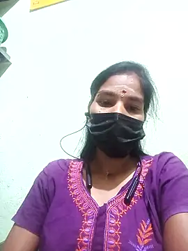 Snapshot of anusiya01 chatting on 09/17/25, 01:57 anusiya01 online show from 09/17/25, 01:57