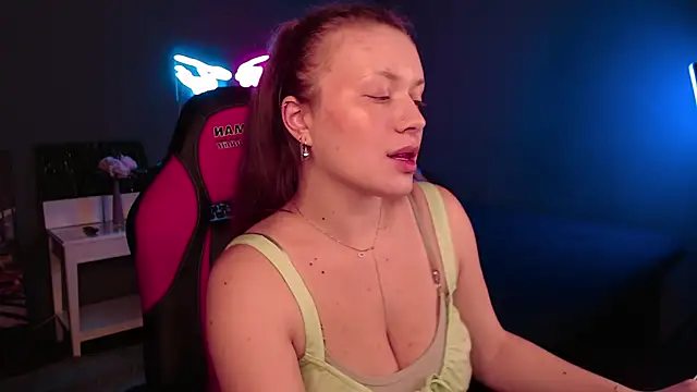 Ariell Margot  online show from 02/01/25, 03:50