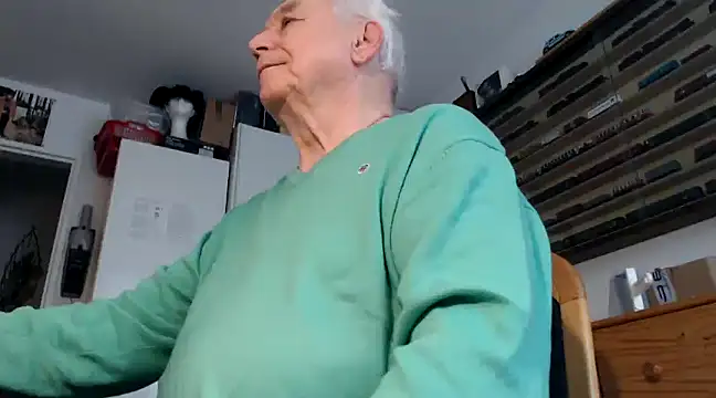 Snapshot of utilisasinus chatting on 01/21/25, 12:29 utilisasinus online show from 01/21/25, 12:29