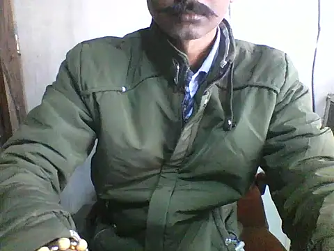 Snapshot of Desi_GfBf chatting on 12/14/25, 08:20 Desi GfBf online show from 12/14/25, 08:20